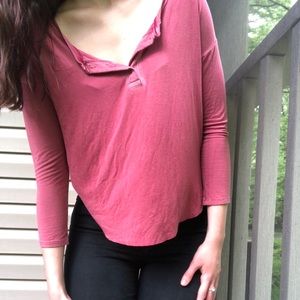 Quarter length sleeve tee